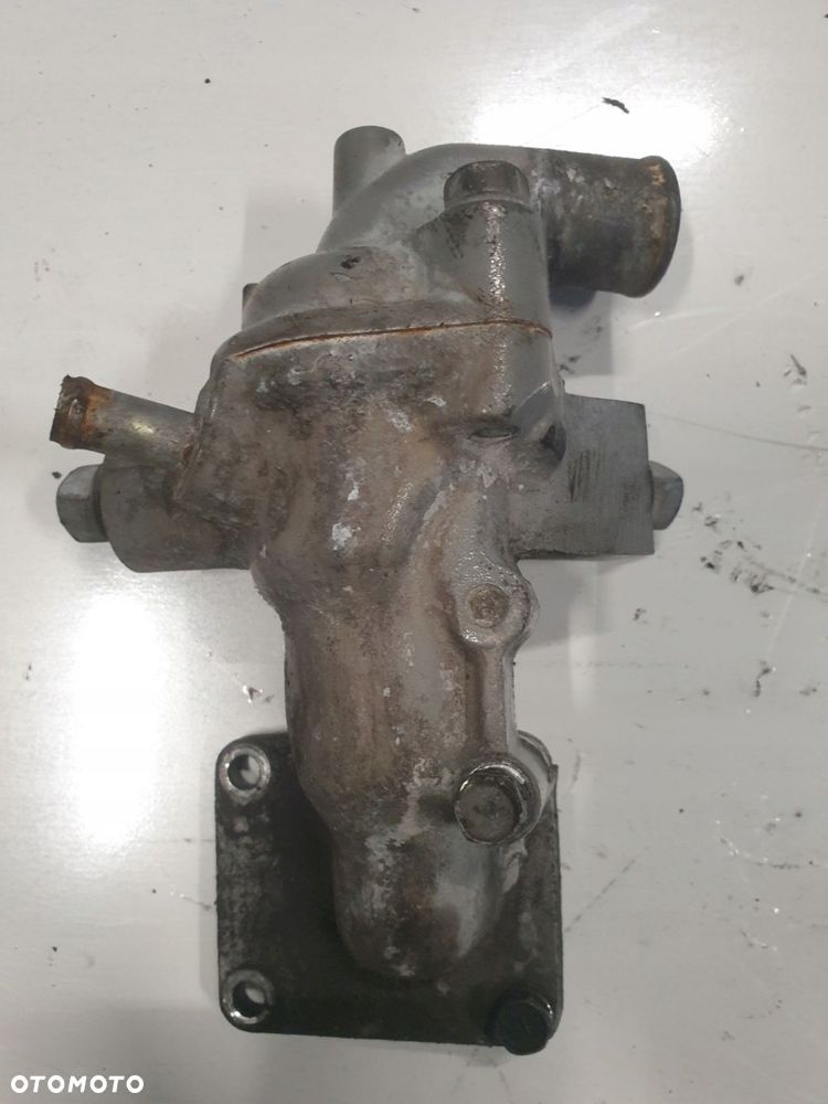 CARRIER SUPRA 950 OBUDOWA TERMOSTATU KUBOTA D1105 - 2