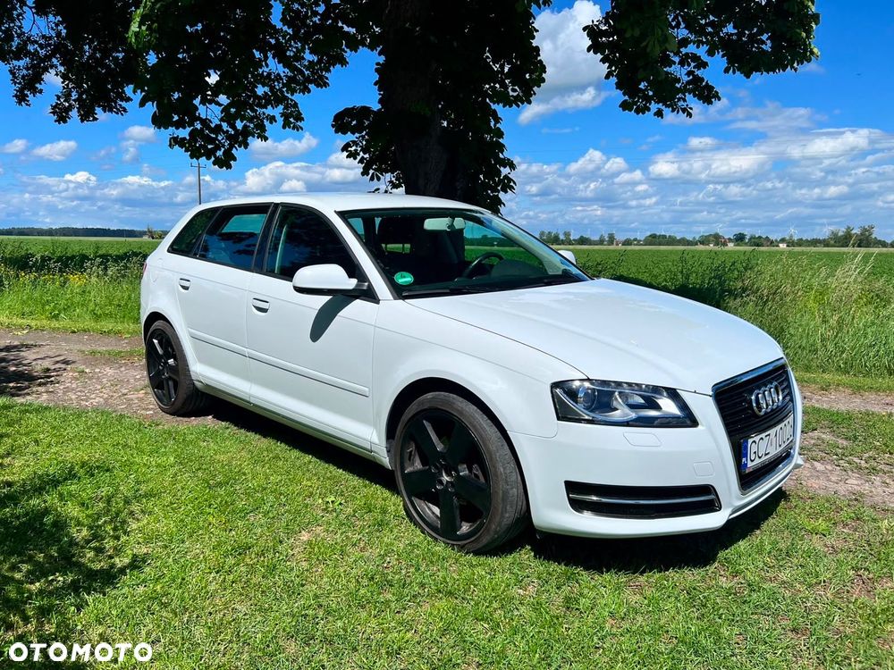 Audi A3 Sportback - 1