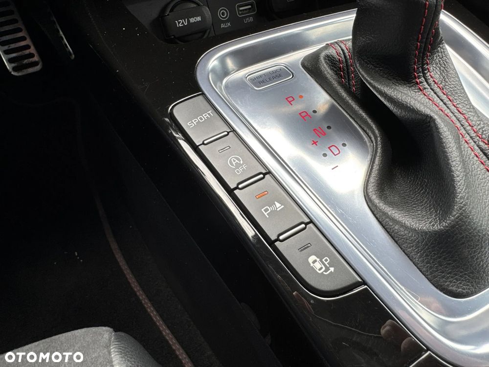 Kia ProCeed 1.6 T-GDI GT DCT - 24