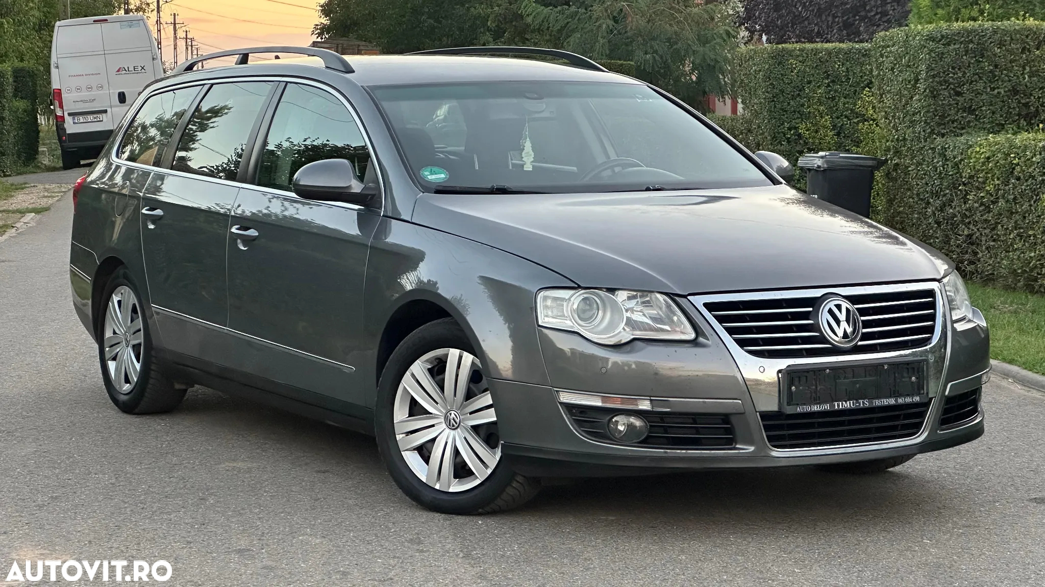Volkswagen Passat - 2