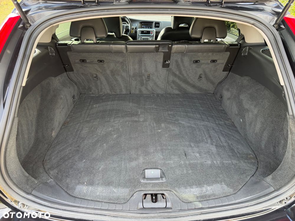 Volvo V60 D3 Geartronic Summum - 33