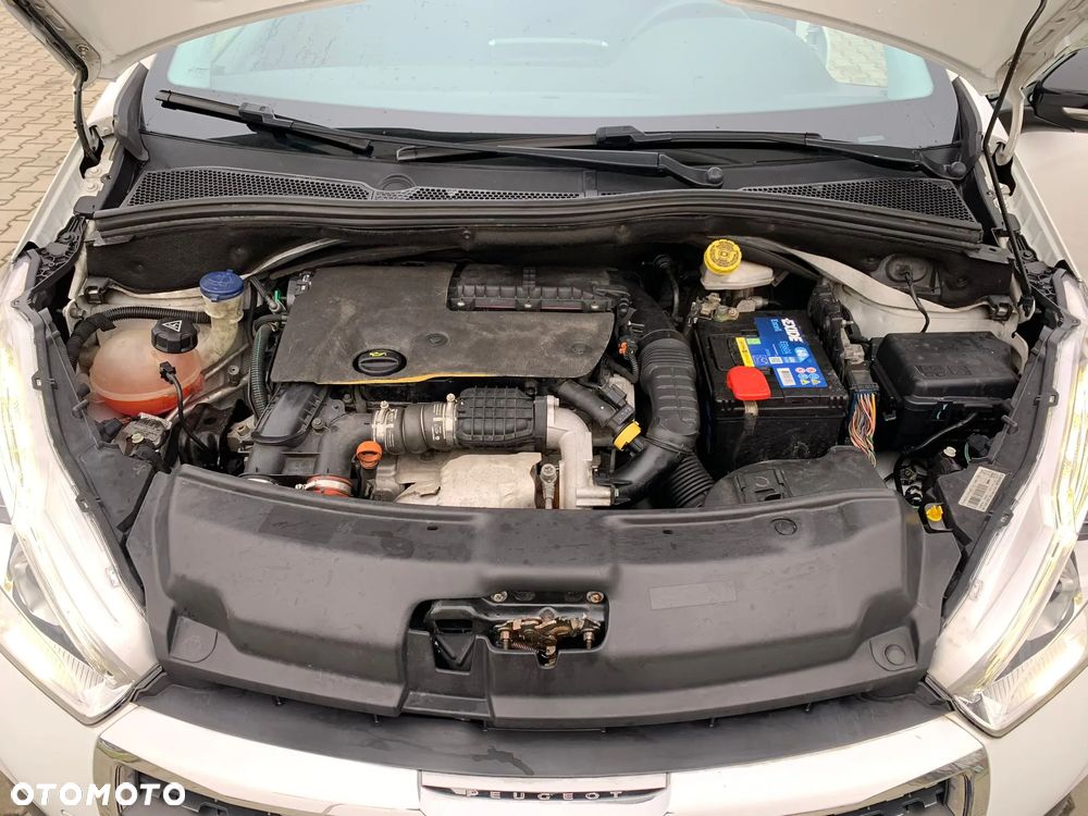 Peugeot 208 - 24