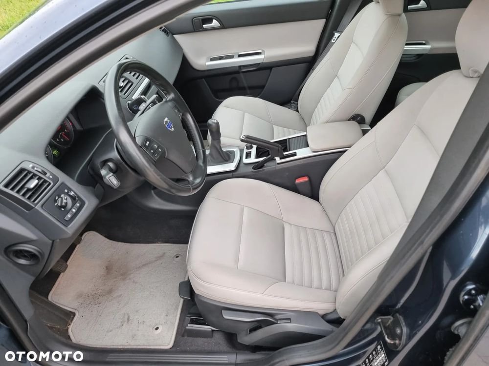 Volvo V50 - 11