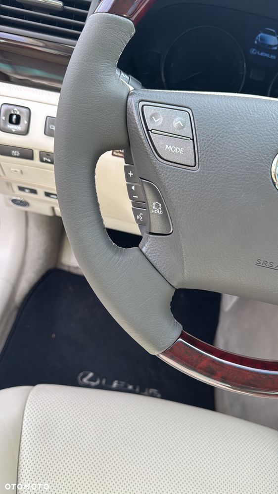 Lexus LS 460 Elite - 13