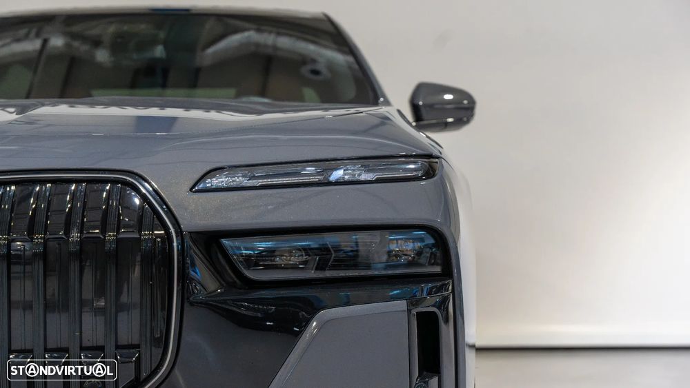 BMW 740 d xDrive Pack Desportivo M Pro - 35