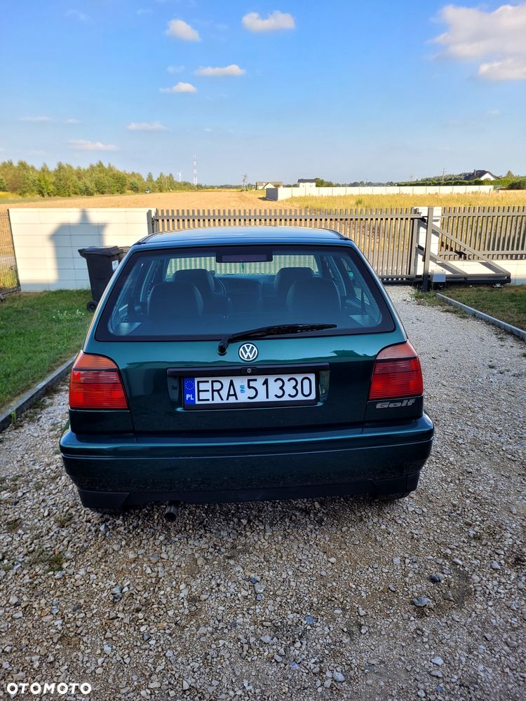 Volkswagen Golf - 5