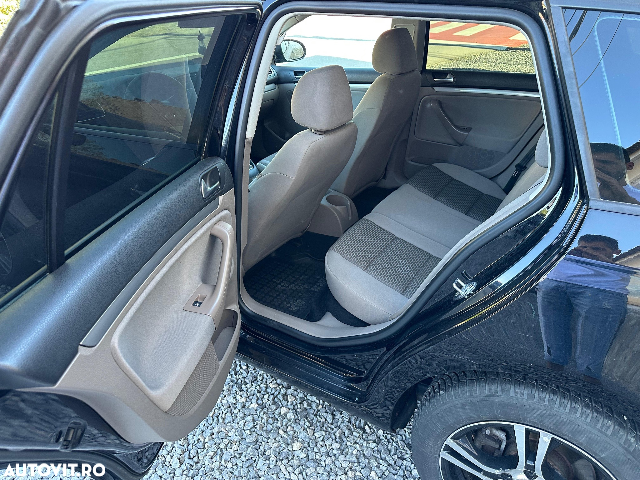 Volkswagen Golf 1.6 TDI BlueMotion Technology DPF Comfortline - 6