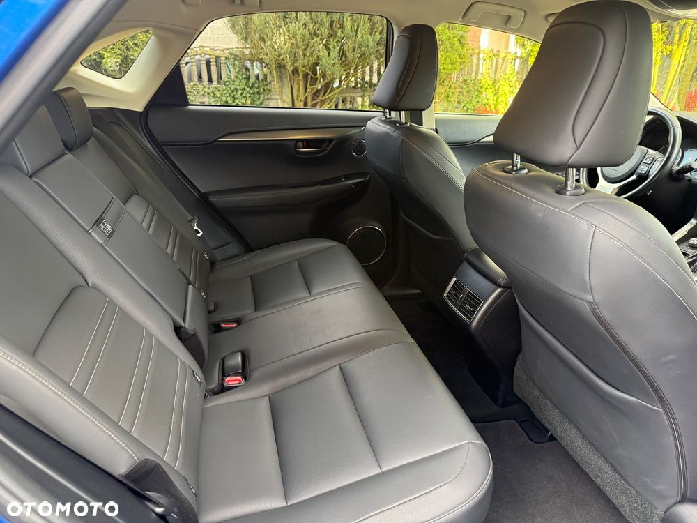 Lexus NX 300 F Impression AWD - 28