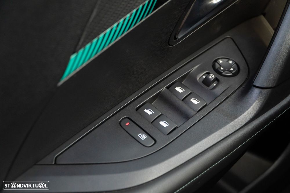 Peugeot 2008 1.2 PureTech Allure - 18
