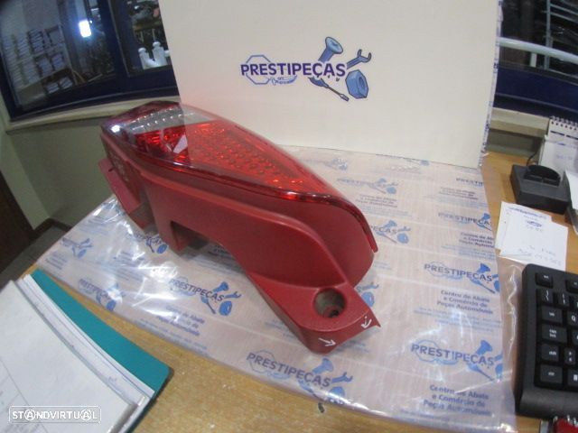 Farol Tras 9680545280 PEUGEOT PARTNER 7J TEPEE 2011 1.6 98CV 5 CINZA ESCURA ESQ ORIGINAL Danificado - 2