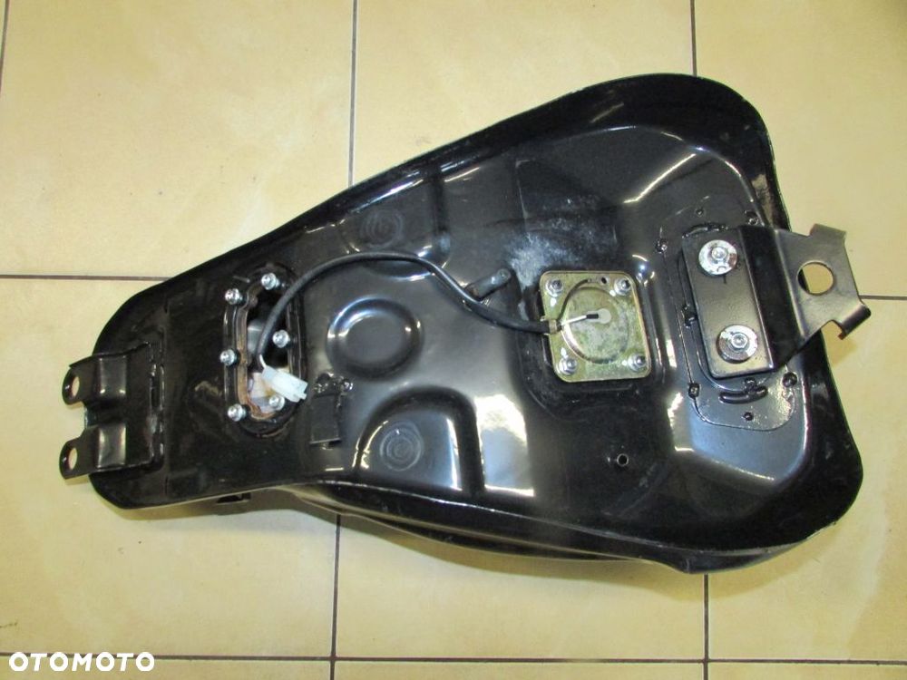 Benelli Leoncino 250 zbiornik paliwa bak - 2