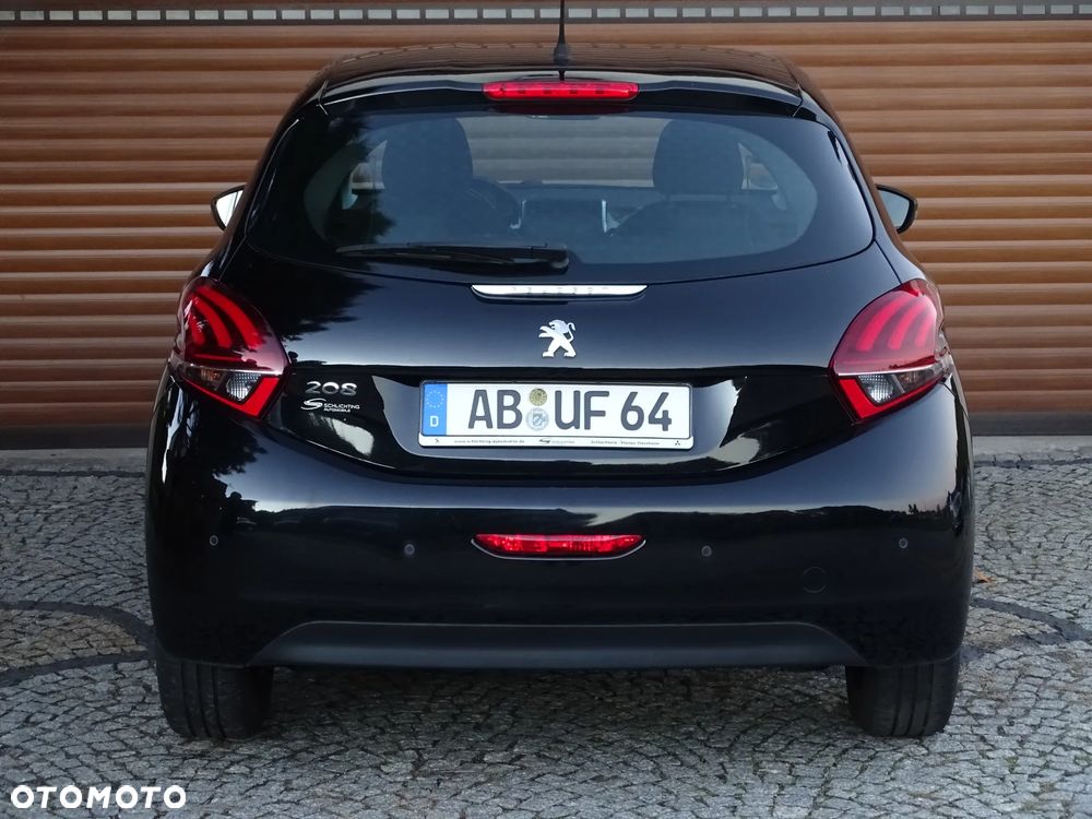 Peugeot 208 2019 photo 3