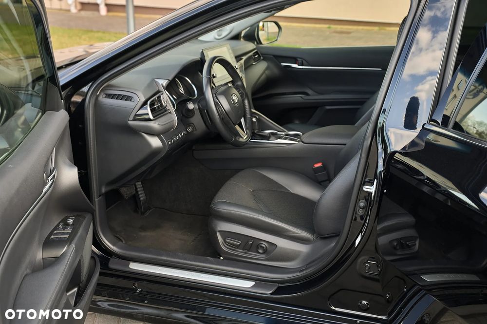 Toyota Camry 2.5 Hybrid Executive CVT - 35
