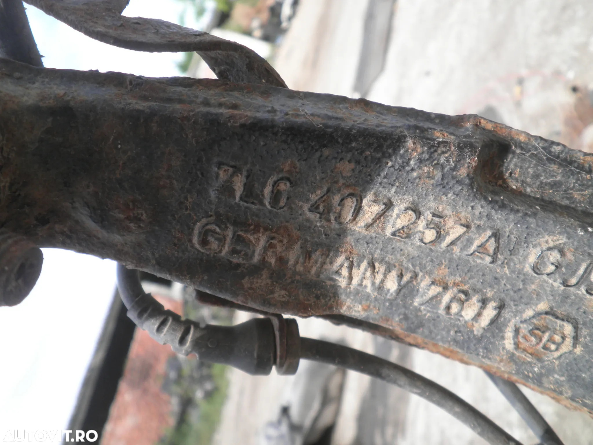 Fuzeta stanga / dreapta fata VW Touareg 7L 7L0407257A 7L0407258A - 4