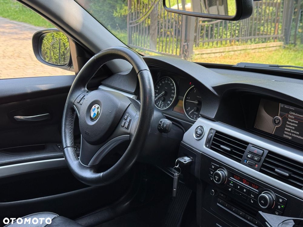 BMW Seria 3 318d DPF Edition Exclusive - 17