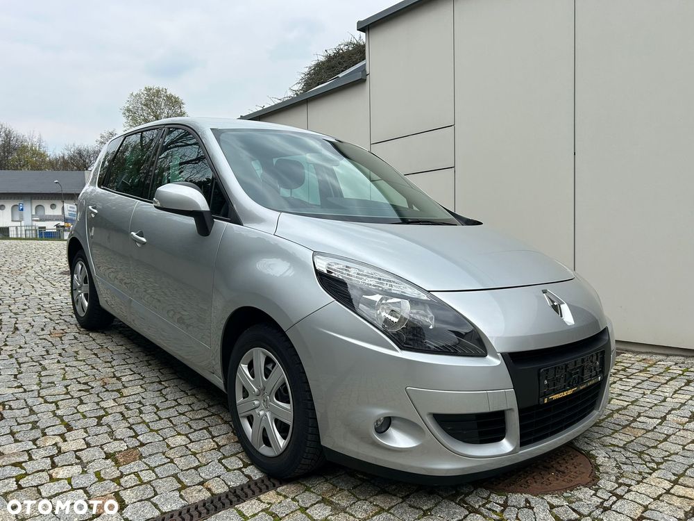 Renault Scenic 1.6 16V 110 Authentique - 1