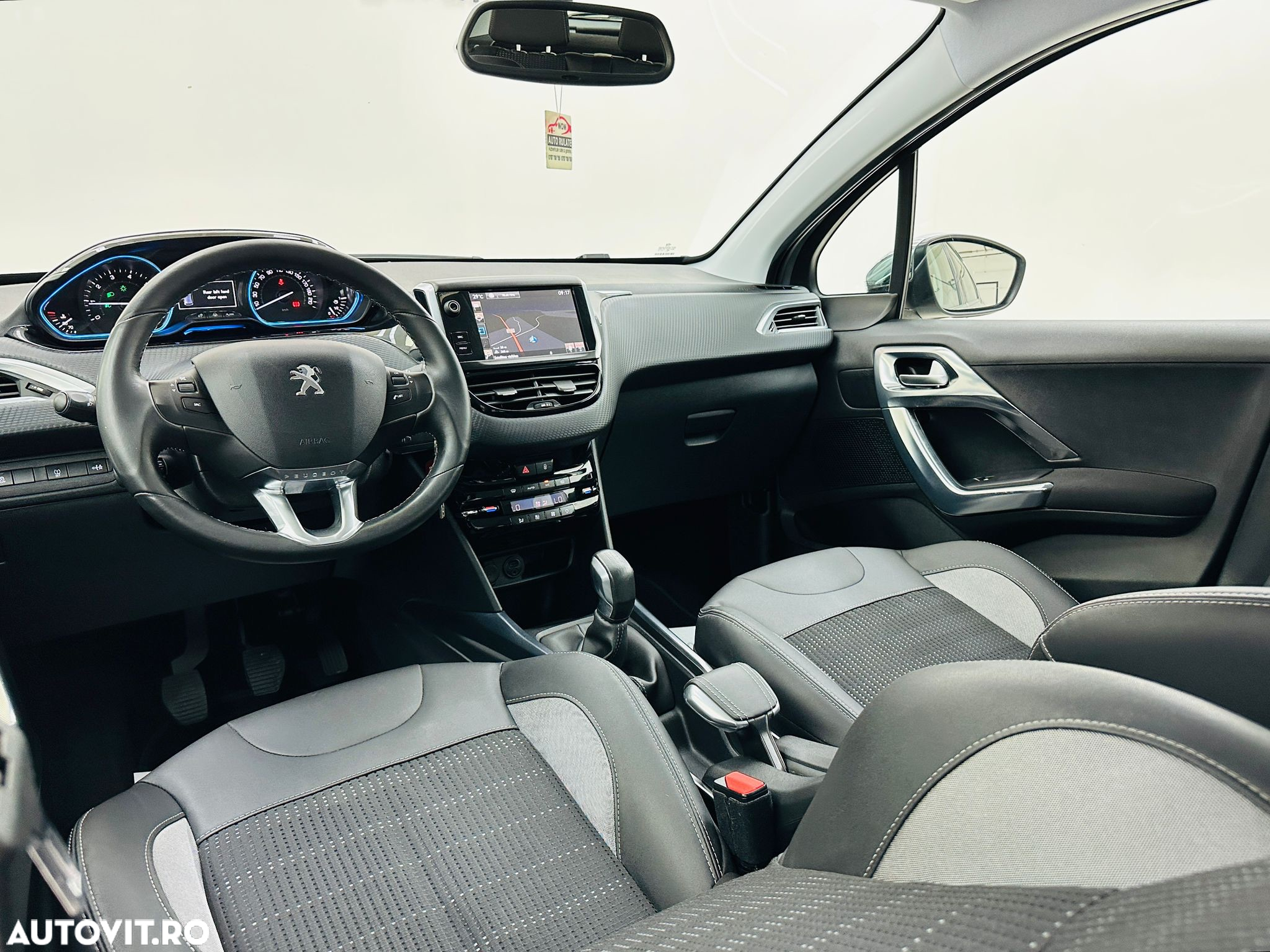 Peugeot 2008 - 24