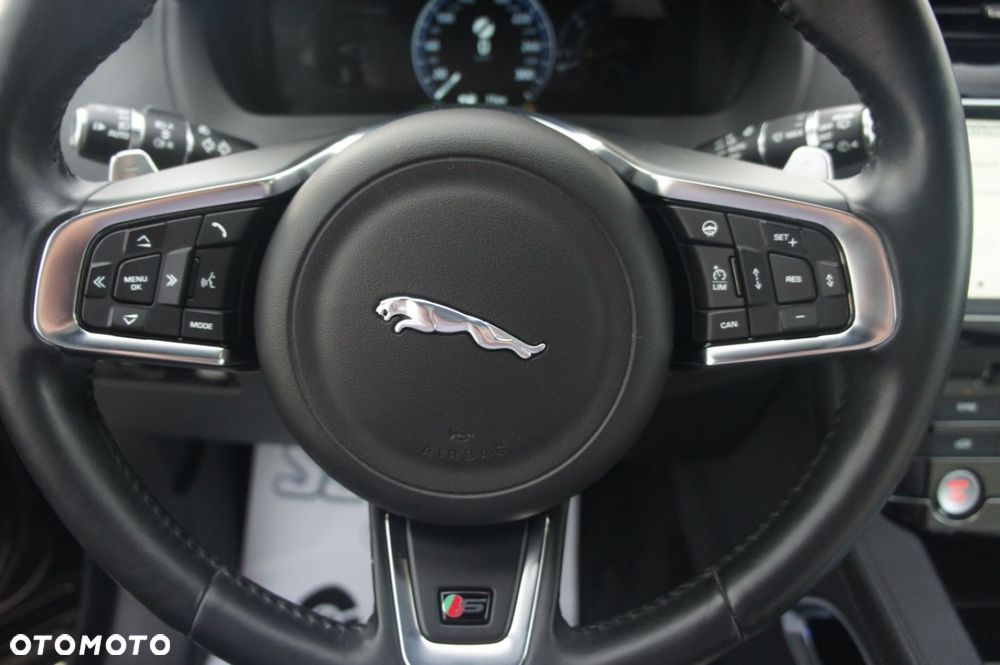 Jaguar F-Pace - 14