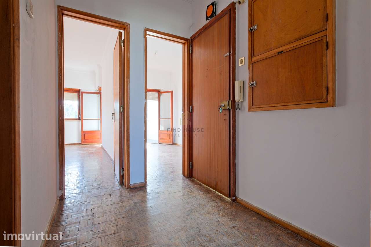 Apartamento T2 na zona da Figueirinha em Oeiras - Grande imagem: 2/23