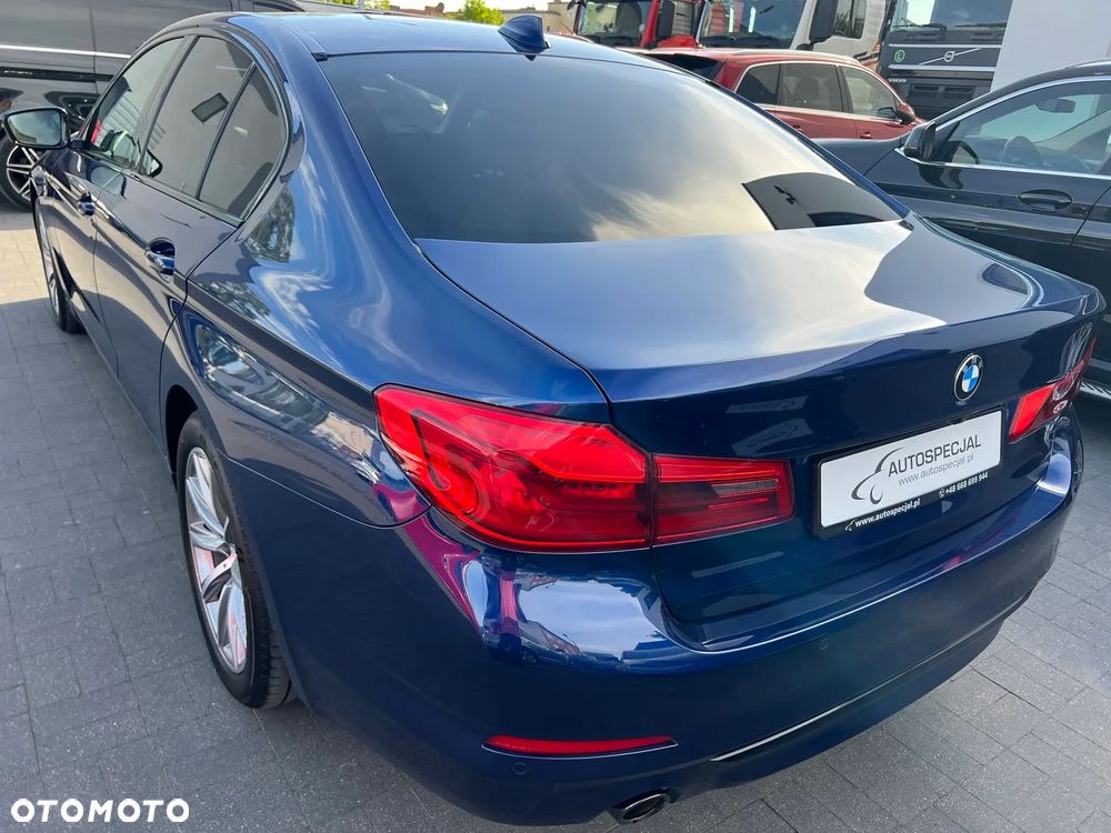 BMW Seria 5 520d Sport Line - 9
