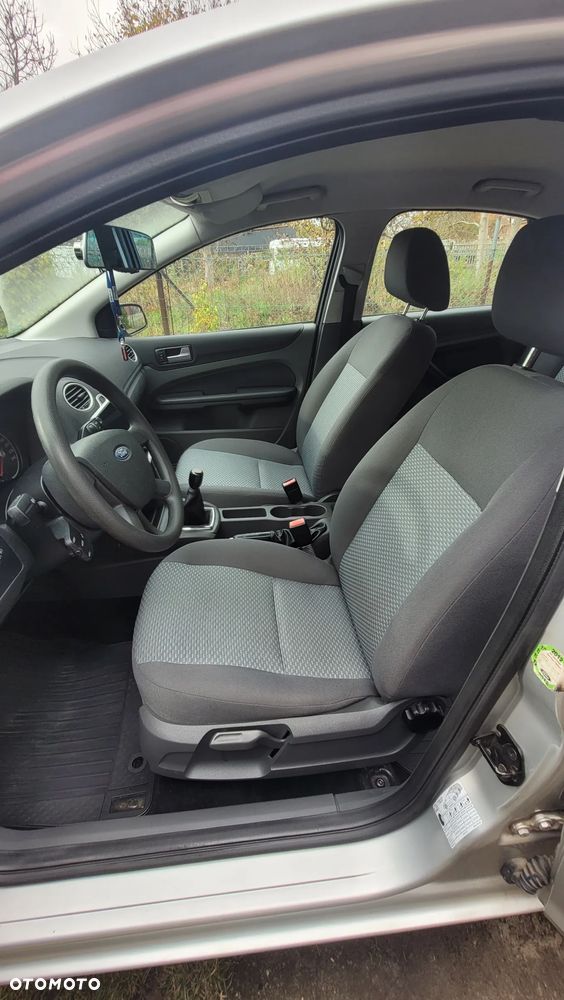 Ford Focus 1.4 16V Fun - 15