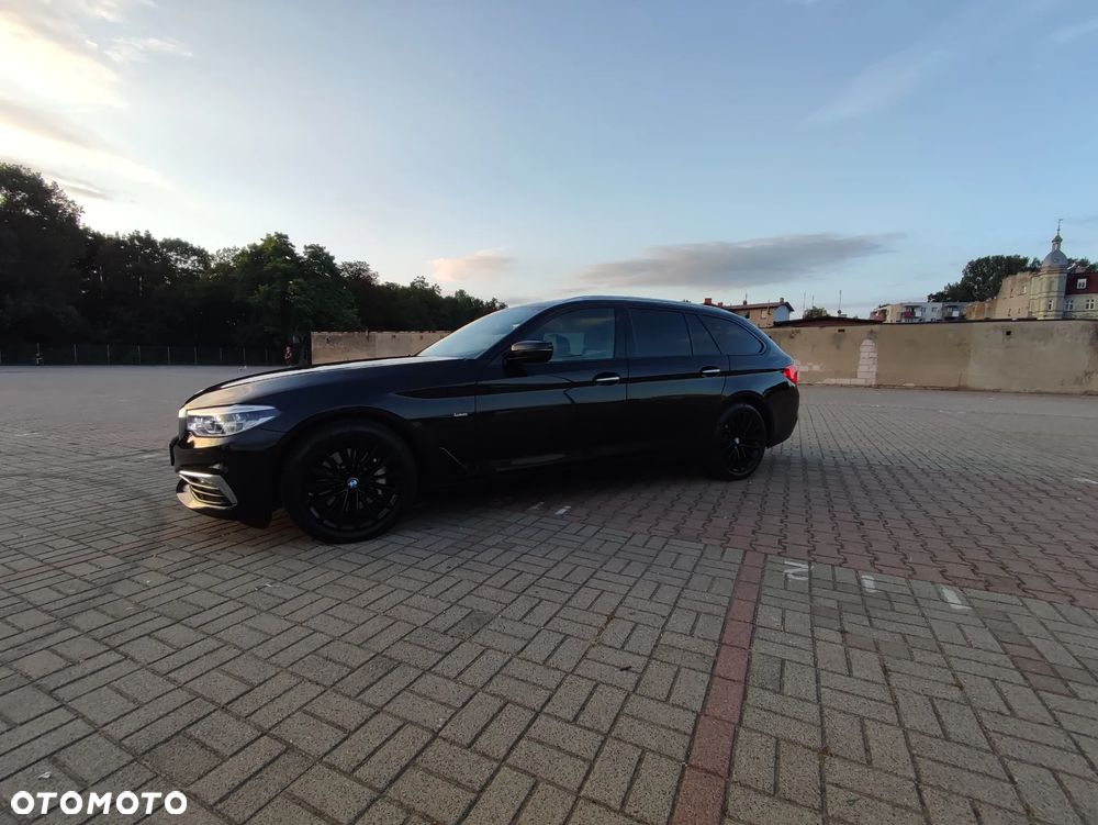 BMW Seria 5 530d xDrive Touring Luxury Line - 3