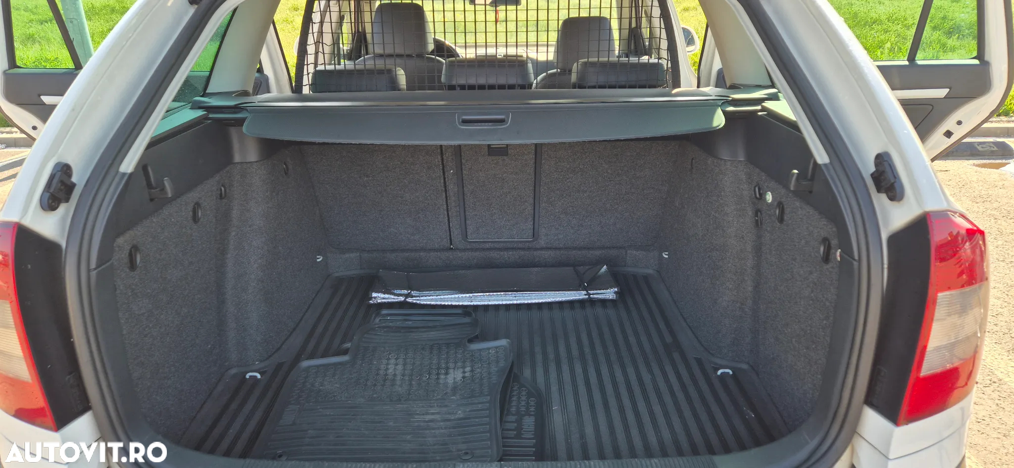 Skoda Octavia Combi 2.0 TDI DPF 4x4 Scout - 4