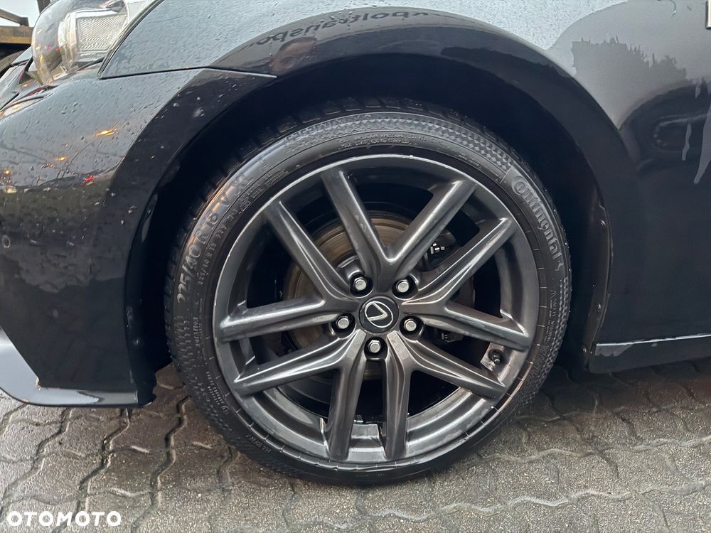 Lexus IS 300h F Sport - 14