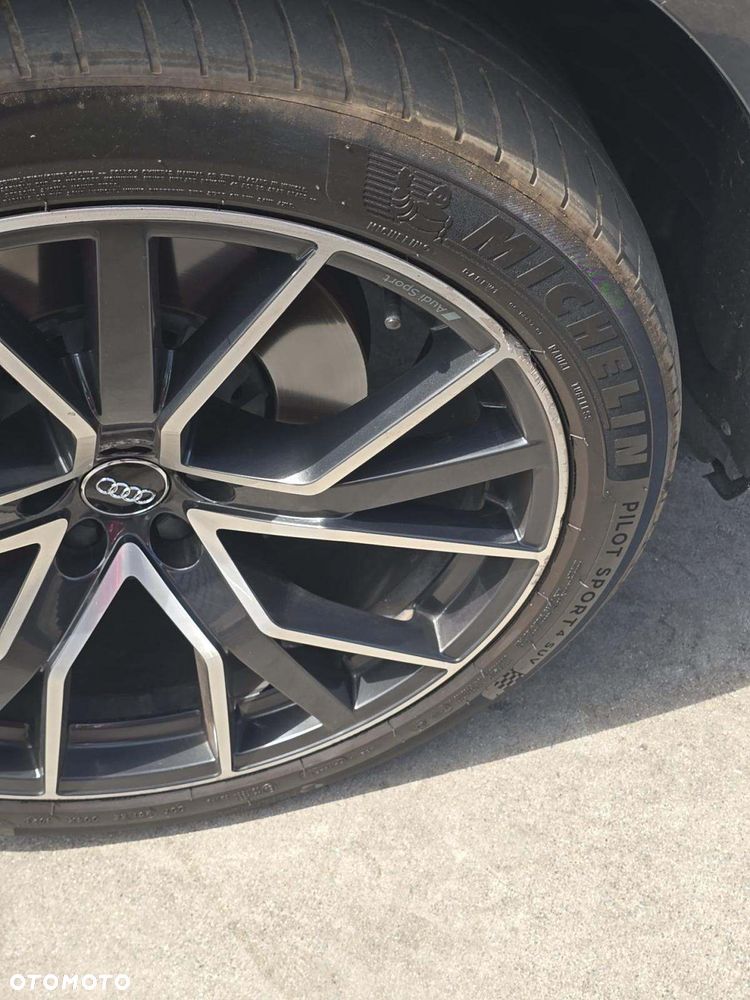 Audi Q8 55 TFSI quattro tiptronic - 16