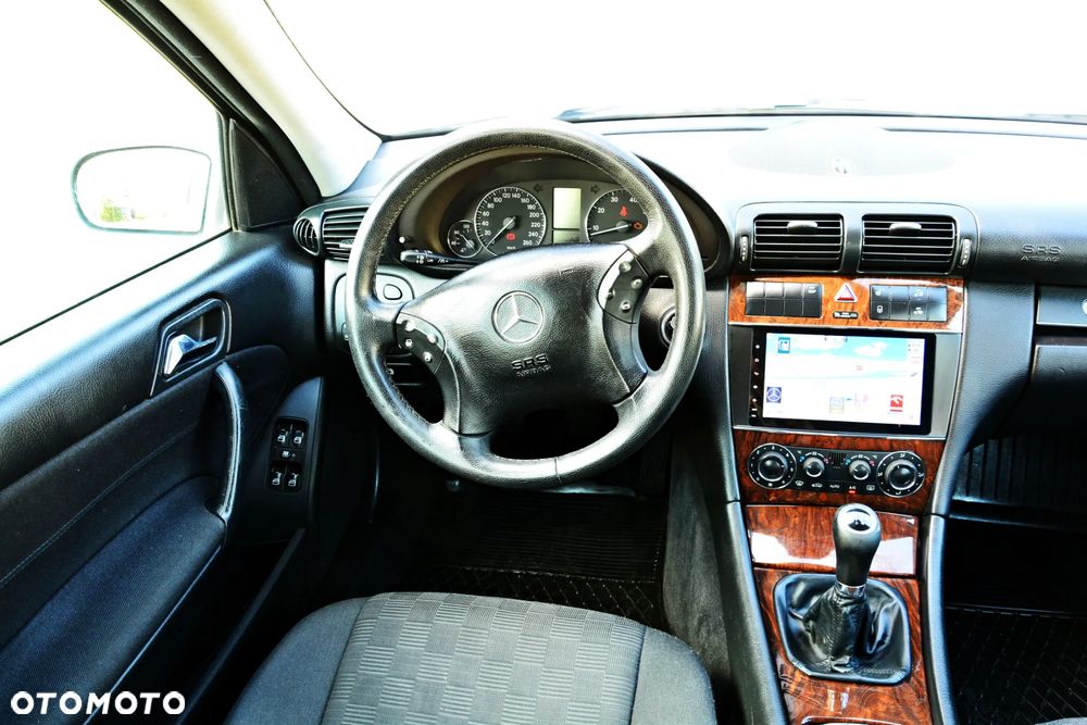 Mercedes-Benz Klasa C 180 Kompressor Classic - 12