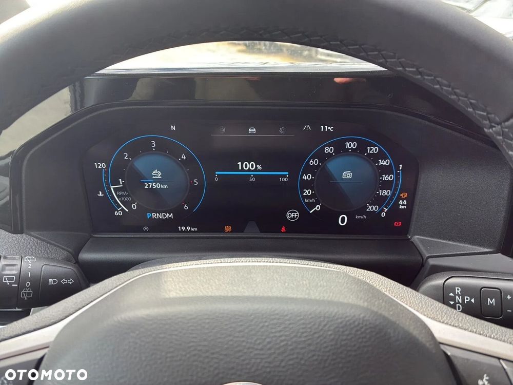 Volkswagen Caravelle - 27