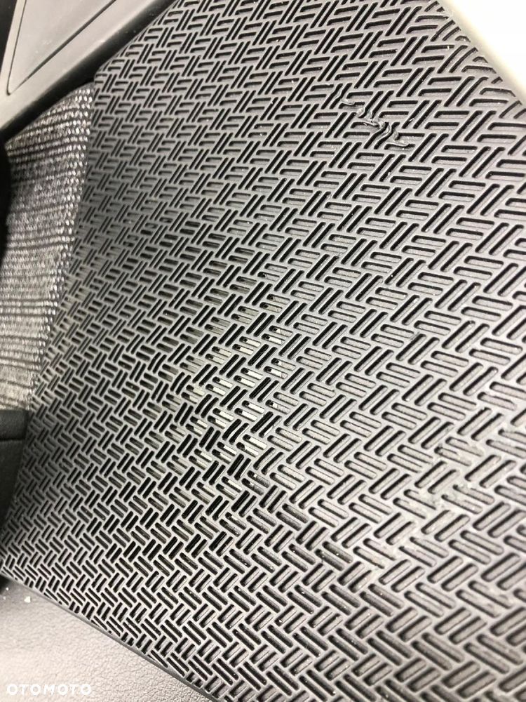 BMW X1 U11 LEWY BOCZEK TYLNYCH DRZWI TAPICERKA PIANO BLACK F015122 - 6