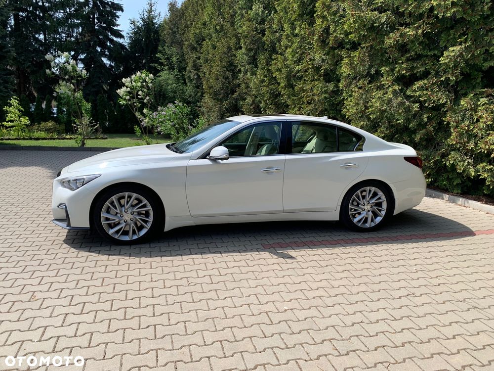 Infiniti Q50 Hybrid Sport Tech - 5