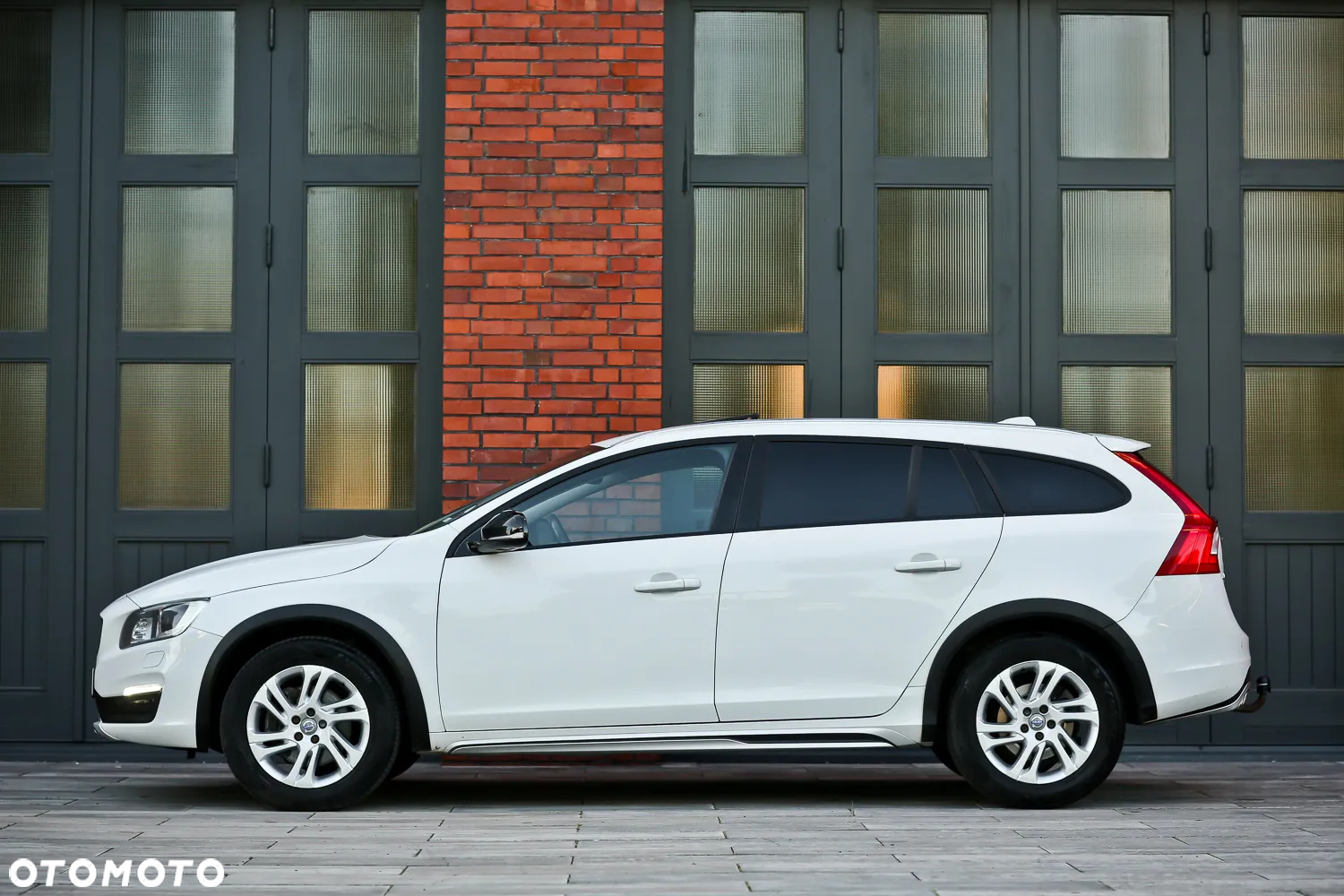 Volvo V60 Cross Country D4 Summum - 10