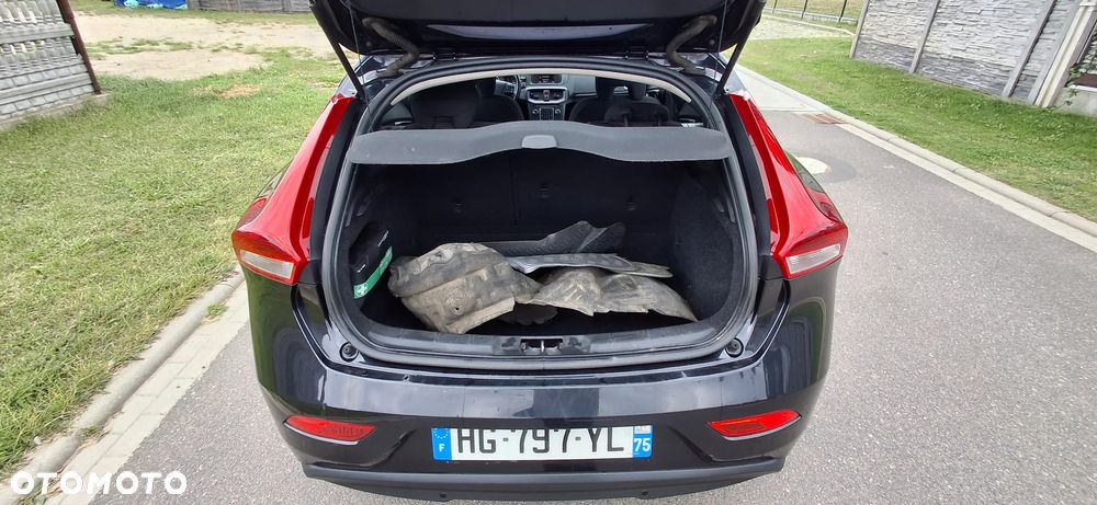 Volvo V40 D2 - 16
