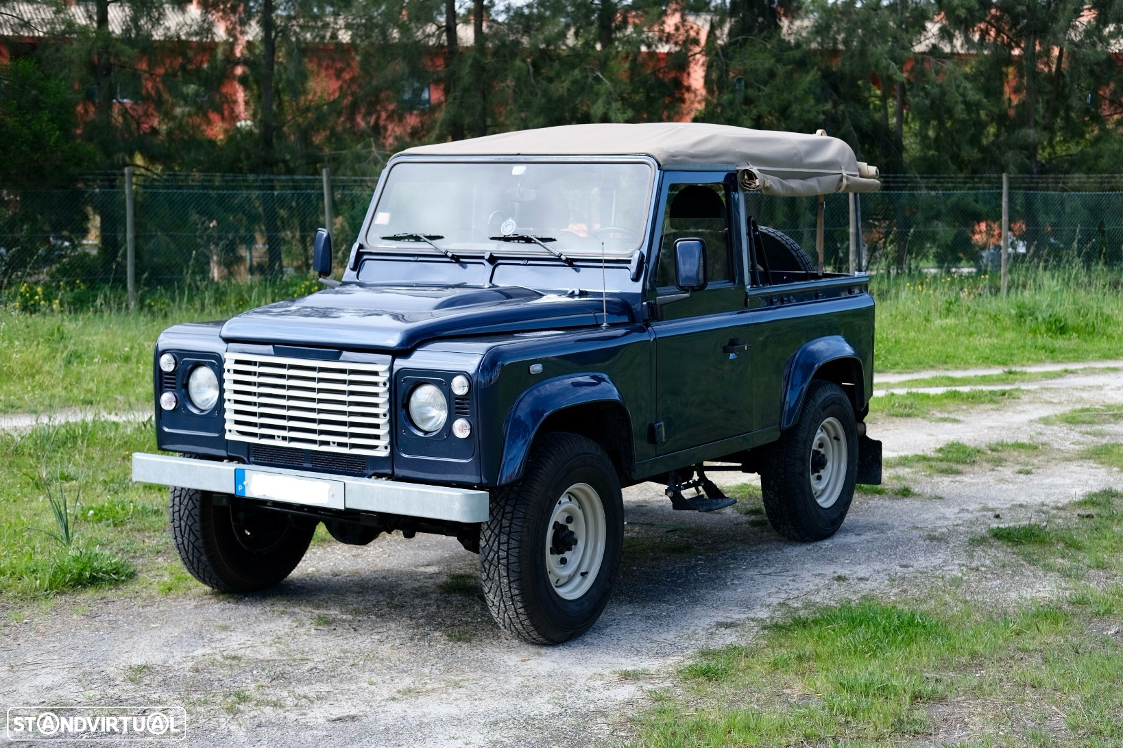 Land Rover Defender 90 SW 2.4 CRD S - 4