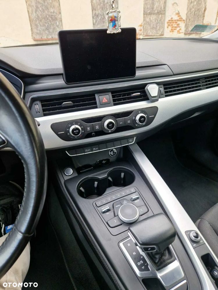 Audi A4 Limousine - 6