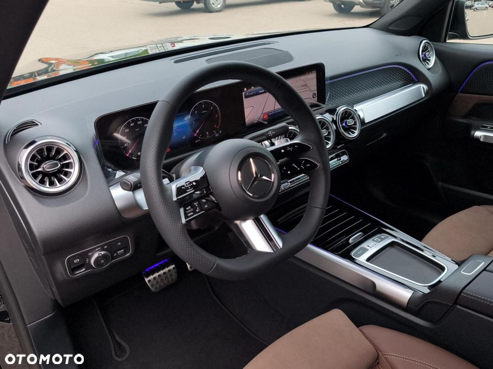 Mercedes-Benz GLB - 9