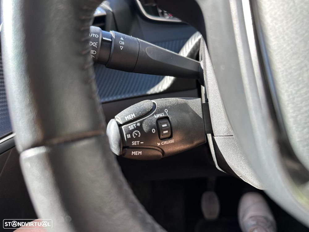 Peugeot 208 1.2 PureTech Active - 25