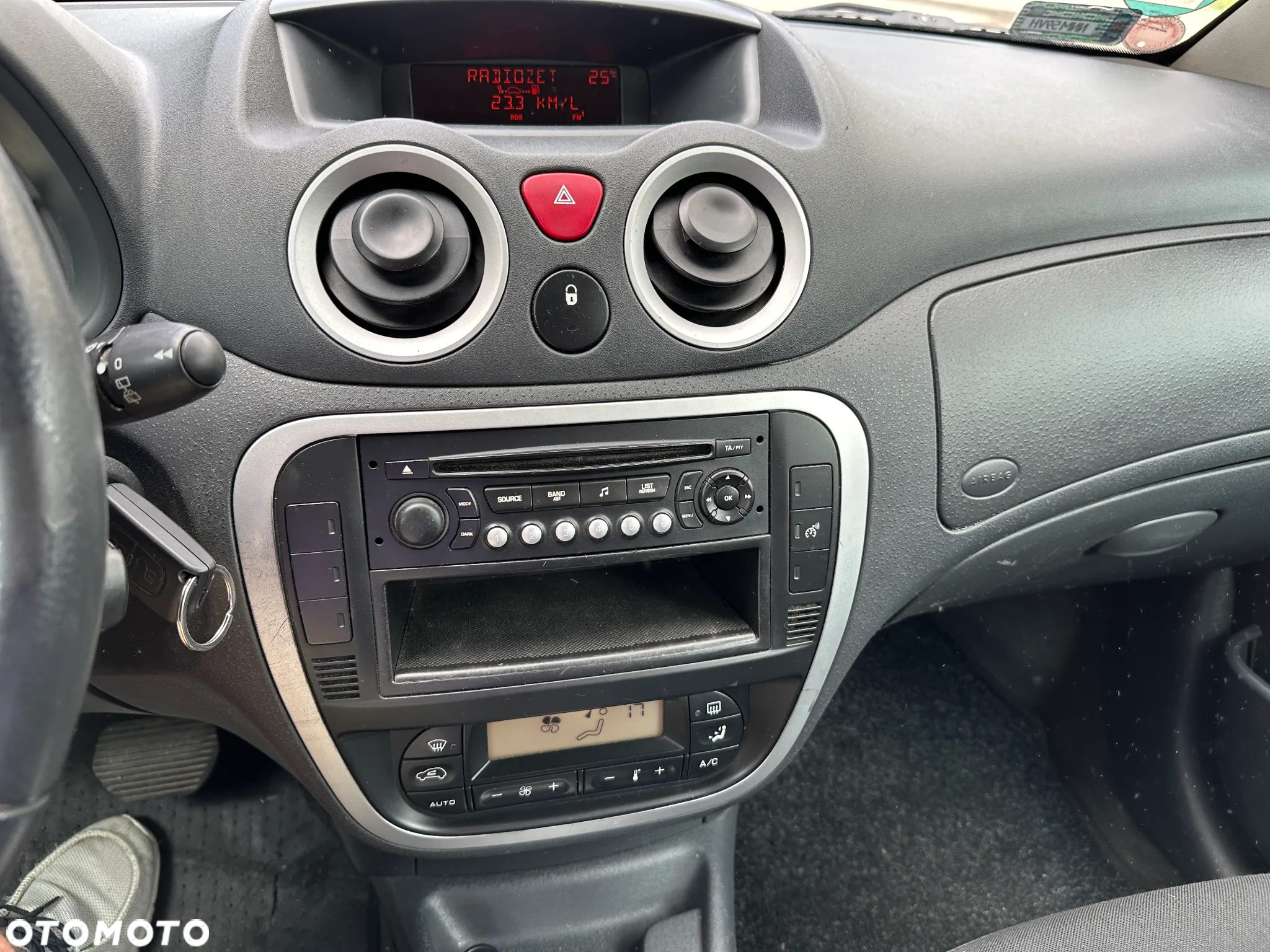 Citroën C2 1.4 HDi Senso Drive VTR - 6