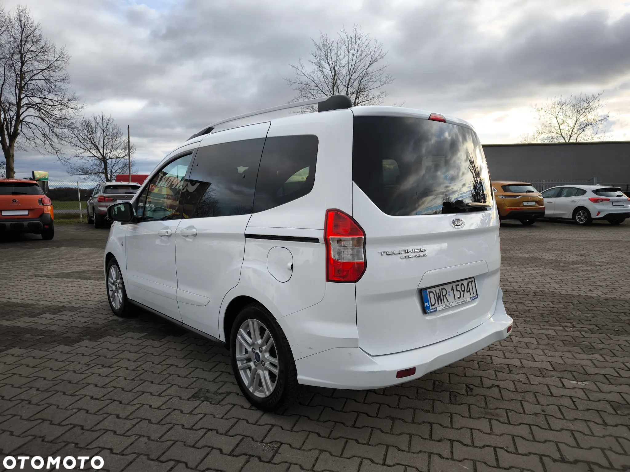 Ford Tourneo Courier 1.5 TDCi Titanium - 3