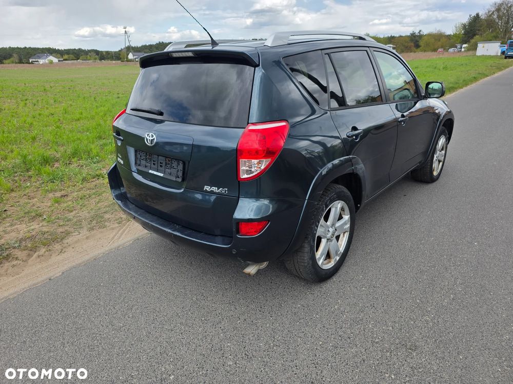 Toyota RAV4 2.2 D-CAT 4x4 Executive - 4