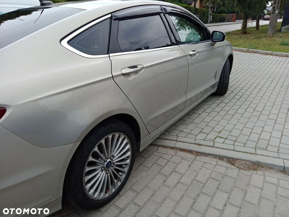 Ford Fusion - 5