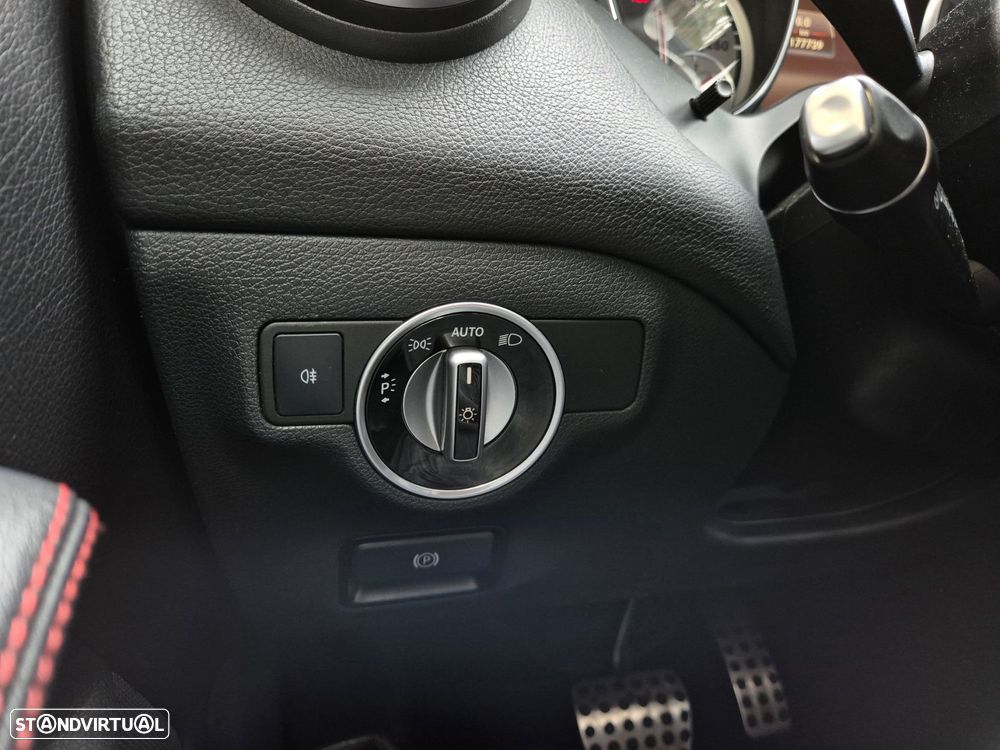 Mercedes-Benz CLA 200 d Shooting Brake AMG Line Aut. - 28