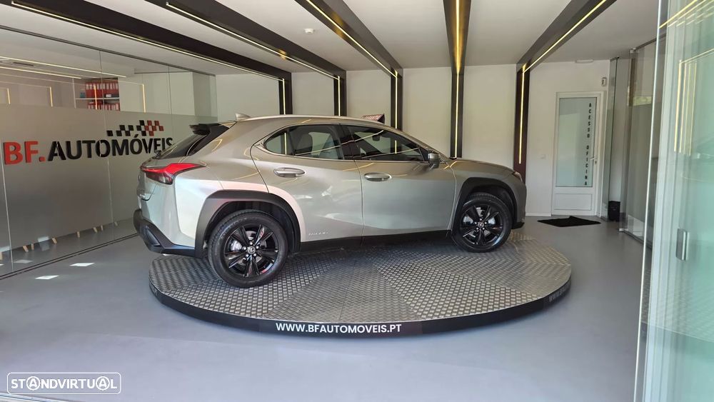 Lexus UX 250h Executive - 7