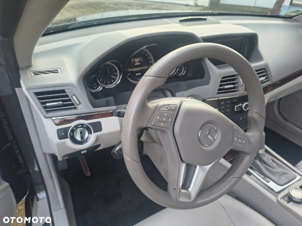 Mercedes-Benz Klasa E 250 CGI BlueEFFICIENCY Automatik Avantgarde - 12