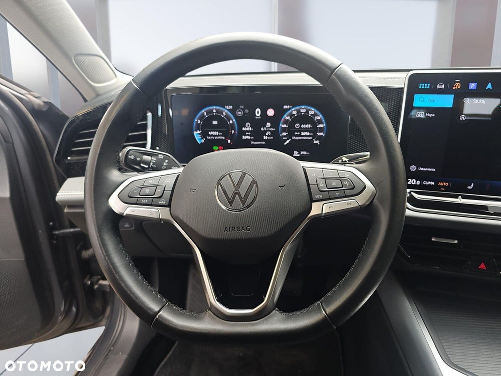 Volkswagen Passat - 12