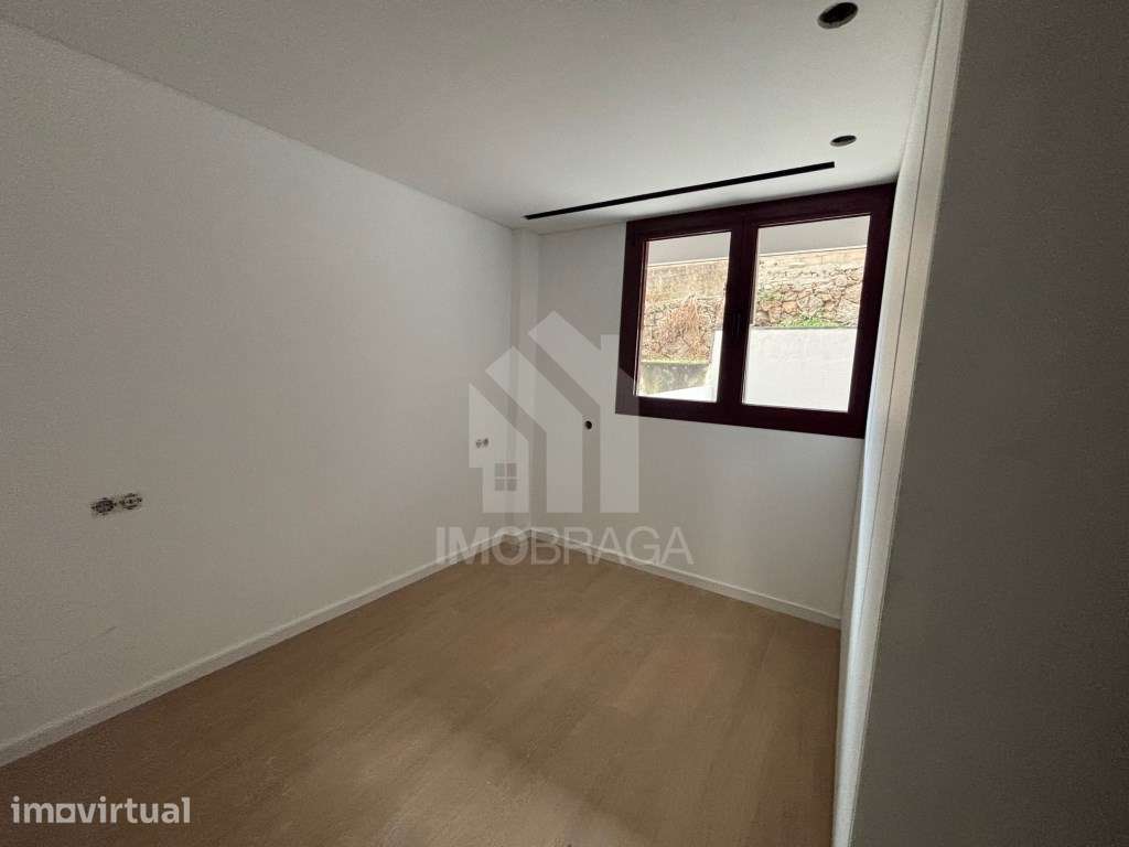 Loja Transformada em Apartamento T2 com Terraço de 20 m², em Creixo... - Grande imagem: 3/12