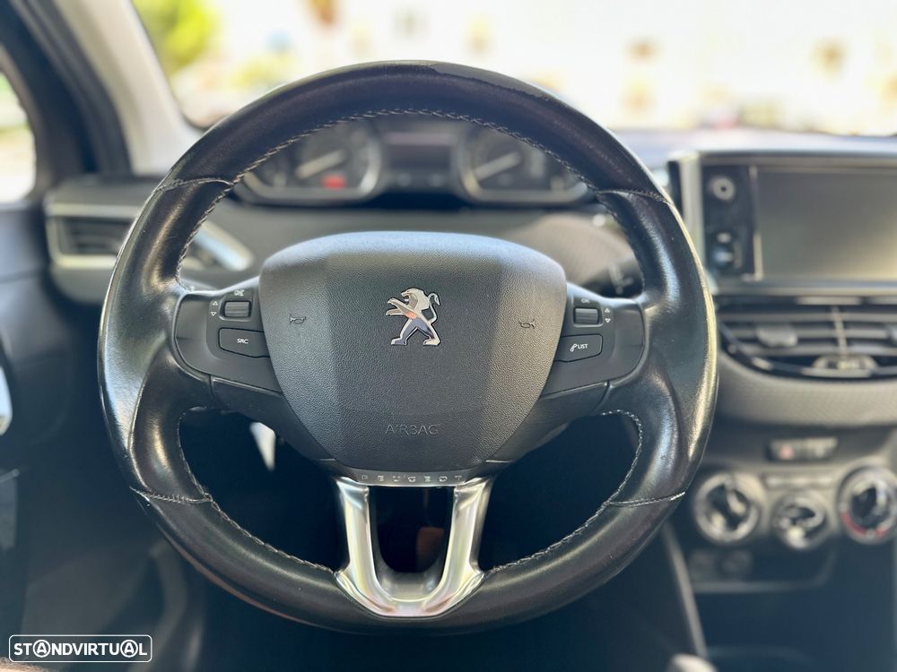 Peugeot 208 1.2 VTi Allure - 28