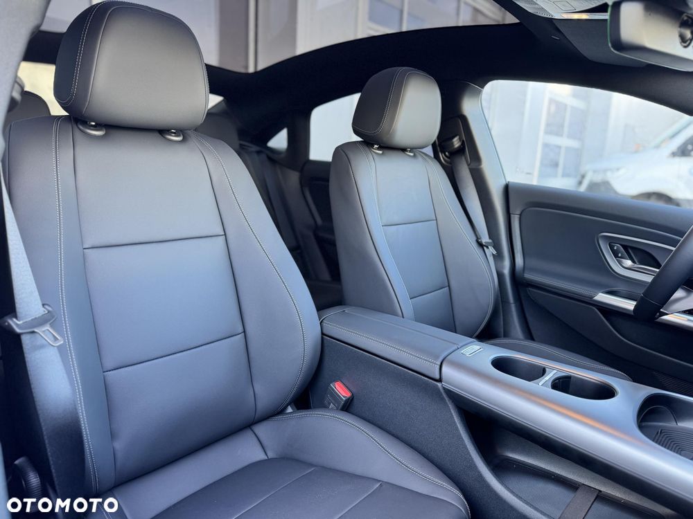 Mercedes-Benz CLA 180 mHEV 8G-DCT - 12